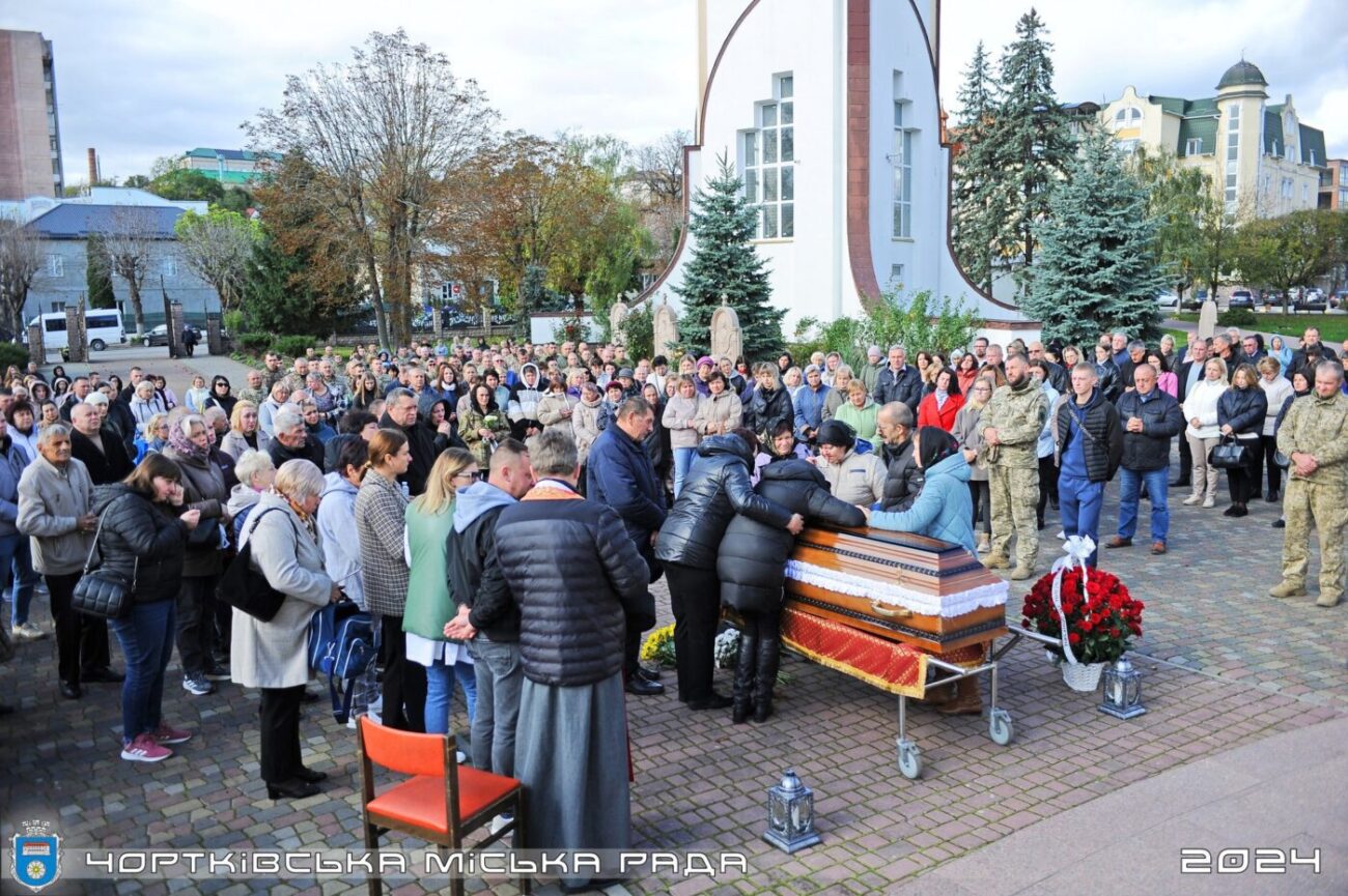 На Тернопільщині попрощалися з 28-річним військовим Сергієм Лапчуком