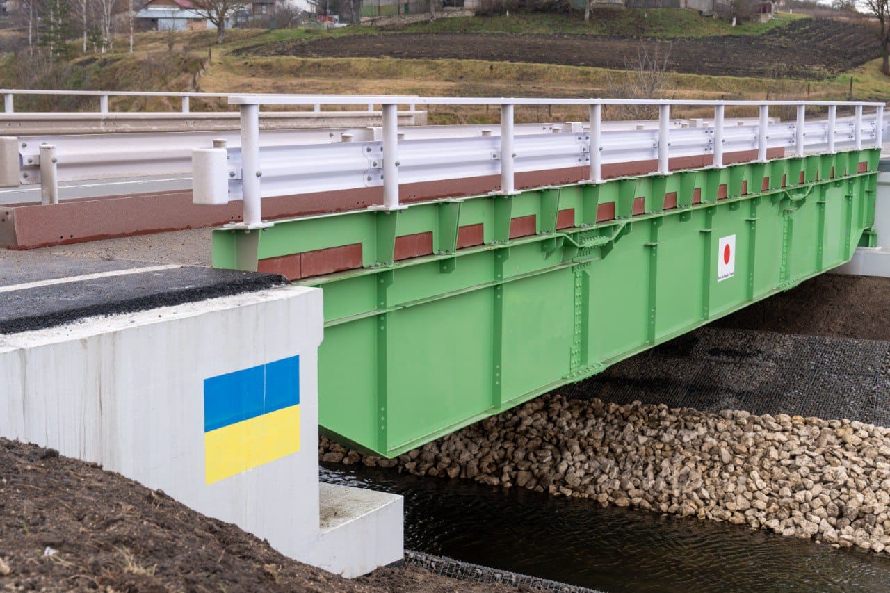 На Тернопільщині оглянули перший в Україні міст, збудований за японською модульною технологією