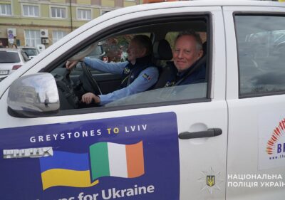 Авто для поранених бійців від волонтерів з Ірландії